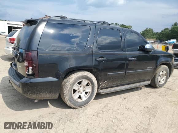 2008 Chevrolet Tahoe LTZ with VIN 1GNFC13J58R130236, listed as a Copart auction lot 68147295 with 293,618 mi miles and Clean title. Bid and sale history available at DreamBid. Image 3.