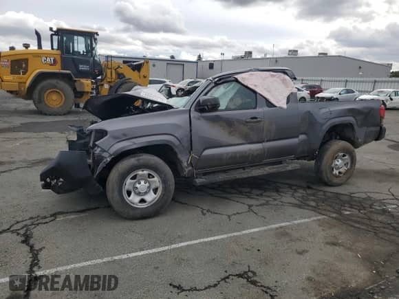 2020 Toyota Tacoma SR с VIN 5TFRX5GN4LX172285, выставлен на аукционе Copart как лот 86533215 с пробегом 39 345 миль миль и Списание • Salvage title. История ставок и продаж доступна на DreamBid. Изображение 1.