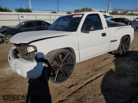 2001 GMC Sierra 1500 SL with VIN 1GTEC14W81Z208450, listed as a Copart auction lot 84700885 with Not provided miles and Salvage title. Bid and sale history available at DreamBid. Image 1.