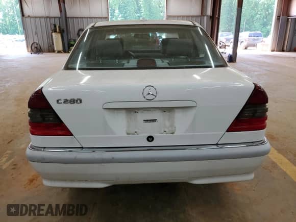 2000 Mercedes-Benz C 230/260/280/320 z VIN WDBHA29G2YA841169, wystawiony jako Copart lot #55229645 z przebiegiem Nie podano mil oraz Szkoda całkowita • Salvage title. Historia ofert i sprzedaży dostępna na DreamBid. Obrazek 6.