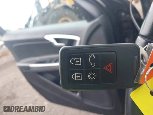 2017 Volvo S60 Dynamic с VIN YV126MFL3H2437131, выставлен на аукционе IAAI как лот 42237442 с пробегом 57 864 миль миль и . История ставок и продаж доступна на DreamBid. Изображение 11.