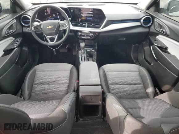 2024 Chevrolet Trax LT с VIN KL77LHE2XRC215585, выставлен на аукционе Copart как лот 84032104 с пробегом 42 105 миль миль и Списание • Salvage title. История ставок и продаж доступна на DreamBid. Изображение 8.