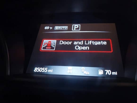 2017 Nissan Pathfinder SL z VIN 5N1DR2MM6HC668911, wystawiony jako IAAI lot #42270084 z przebiegiem 85 055 mil mil oraz . Historia ofert i sprzedaży dostępna na DreamBid. Obrazek 15.