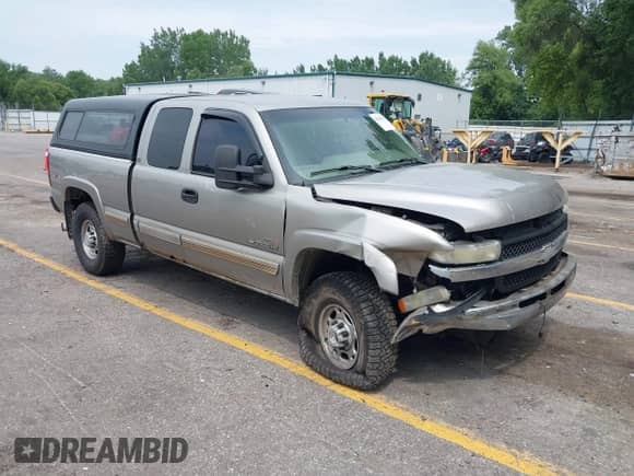2002 Chevrolet Silverado 2500HD LT с VIN 1GCHK29172E158362, выставлен на аукционе IAAI как лот 42862931 с пробегом 261 133 миль миль и . История ставок и продаж доступна на DreamBid. Изображение 1.