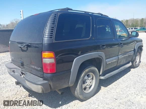 2002 Chevrolet Tahoe LT с VIN 1GNEC13Z42R245581, выставлен на аукционе IAAI как лот 41810788 с пробегом 228 166 миль миль и . История ставок и продаж доступна на DreamBid. Изображение 4.