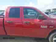 2013 Ram 1500 Express z VIN 1C6RR6FT6DS665729, wystawiony jako IAAI lot #42543366 z przebiegiem 226 068 mil mil oraz . Historia ofert i sprzedaży dostępna na DreamBid. Obrazek 13.