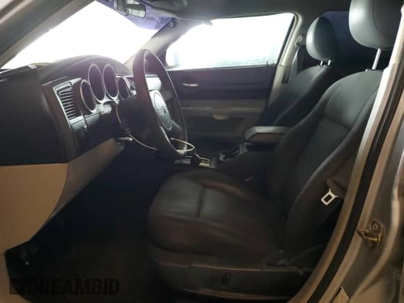 2005 Dodge Magnum SE with VIN 2D4FV48V95H162475, listed as a Copart auction lot 66724185 with 272,938 mi miles and Clean title. Bid and sale history available at DreamBid. Image 7.