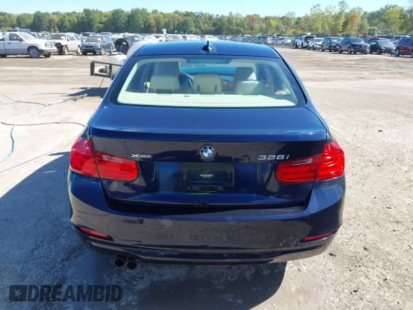 2013 BMW 3 Series 328i xDrive с VIN WBA3B5C54DF590506, выставлен на аукционе IAAI как лот 43349929 с пробегом 94 907 миль миль и . История ставок и продаж доступна на DreamBid. Изображение 16.