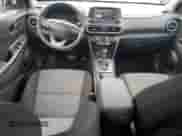 2018 Hyundai Kona SE с VIN KM8K12AA1JU177056, выставлен на аукционе Copart как лот 84177655 с пробегом 62 929 миль миль и Списание • Salvage title. История ставок и продаж доступна на DreamBid. Изображение 8.