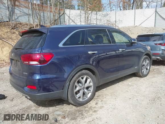 2019 Kia Sorento EX z VIN 5XYPHDA58KG595489, wystawiony jako IAAI lot #41886735 z przebiegiem 73 115 mil mil oraz . Historia ofert i sprzedaży dostępna na DreamBid. Obrazek 4.
