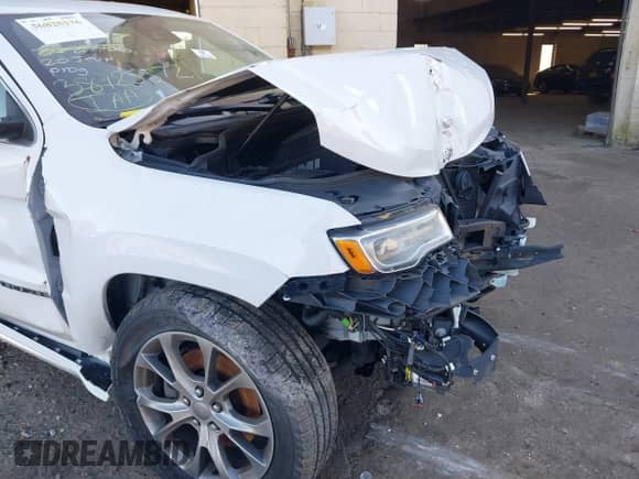 2020 Jeep Grand Cherokee Summit с VIN 1C4RJFJT0LC163752, выставлен на аукционе IAAI как лот 38725572 с пробегом 49 652 миль миль и . История ставок и продаж доступна на DreamBid. Изображение 12.