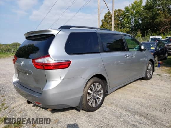 2018 Toyota Sienna XLE with VIN 5TDDZ3DC8JS192358, listed as a Copart auction lot 80955795 with 129,070 mi miles and Clean title. Bid and sale history available at DreamBid. Image 4.