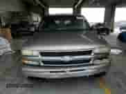2001 Chevrolet Suburban LS z VIN 3GNEC16T01G210929, wystawiony jako Copart lot #72276304 z przebiegiem 317 653 mil mil oraz Szkoda całkowita • Salvage title. Historia ofert i sprzedaży dostępna na DreamBid. Obrazek 5.