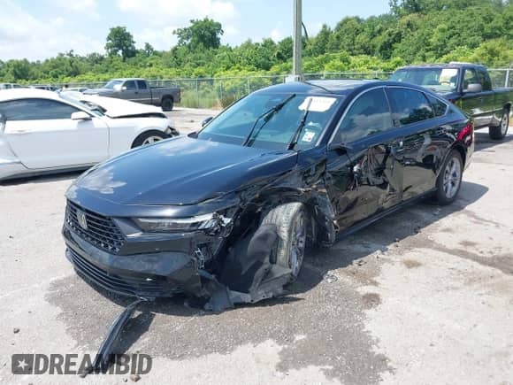 2024 Honda Accord EX-L z VIN 1HGCY2F64RA018460, wystawiony jako IAAI lot #42433319 z przebiegiem 28 288 mil mil oraz . Historia ofert i sprzedaży dostępna na DreamBid. Obrazek 2.