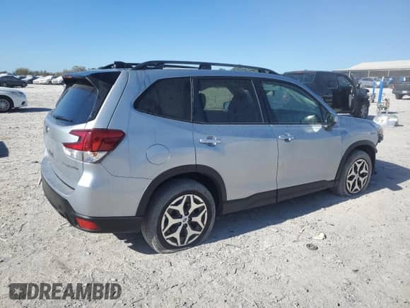 2024 Subaru Forester Premium z VIN JF2SKACCXRH484144, wystawiony jako Copart lot #86688765 z przebiegiem 18 755 mil mil oraz Szkoda całkowita • Salvage title. Historia ofert i sprzedaży dostępna na DreamBid. Obrazek 3.