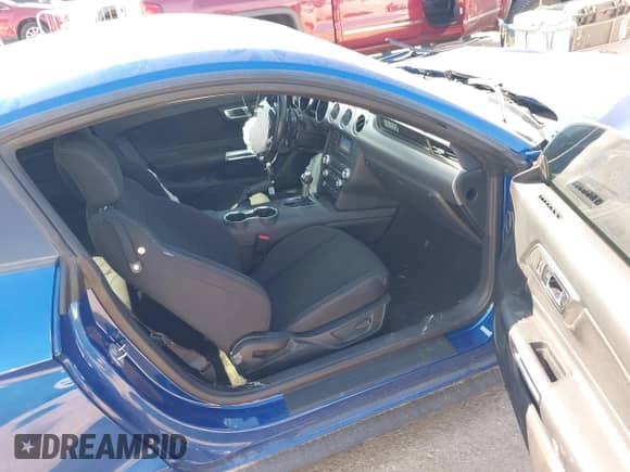 2022 Ford Mustang GT Premium с VIN 1FA6P8CF6N5147721, выставлен на аукционе IAAI как лот 43408471 с пробегом 20 902 миль миль и . История ставок и продаж доступна на DreamBid. Изображение 5.