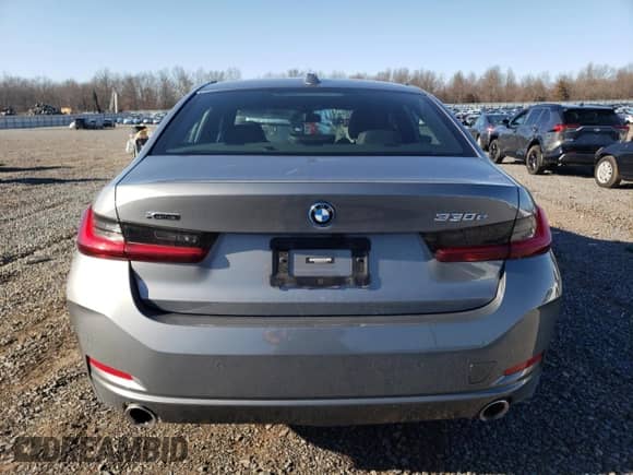 2023 BMW 3 Series 330e xDrive z VIN 3MW39FS0XP8C81322, wystawiony jako Copart lot #47655915 z przebiegiem 12 650 mil mil oraz Szkoda całkowita • Salvage title. Historia ofert i sprzedaży dostępna na DreamBid. Obrazek 6.