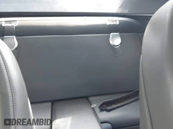 2003 Mercedes-Benz SL 500 z VIN WDBSK75F53F059151, wystawiony jako IAAI lot #43357428 z przebiegiem 106 245 mil mil oraz . Historia ofert i sprzedaży dostępna na DreamBid. Obrazek 8.