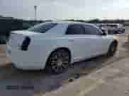 2012 Chrysler 300 S z VIN 2C3CCABG3CH217308, wystawiony jako Copart lot #65479255 z przebiegiem 161 010 mil mil oraz Szkoda całkowita • Salvage title. Historia ofert i sprzedaży dostępna na DreamBid. Obrazek 3.