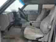 1994 Chevrolet Blazer с VIN 1GNCS13W4R0182822, выставлен на аукционе Copart как лот 64364725 с пробегом 130 925 миль миль и Списание • Salvage title. История ставок и продаж доступна на DreamBid. Изображение 7.