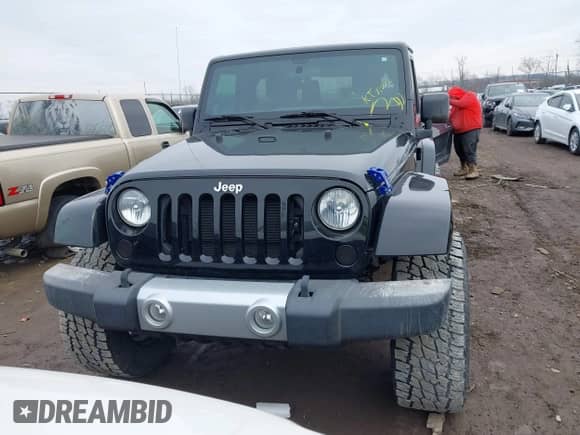2012 Jeep Wrangler Sahara z VIN 1C4AJWBG3CL168538, wystawiony jako IAAI lot #41505049 z przebiegiem 91 002 mil mil oraz . Historia ofert i sprzedaży dostępna na DreamBid. Obrazek 13.