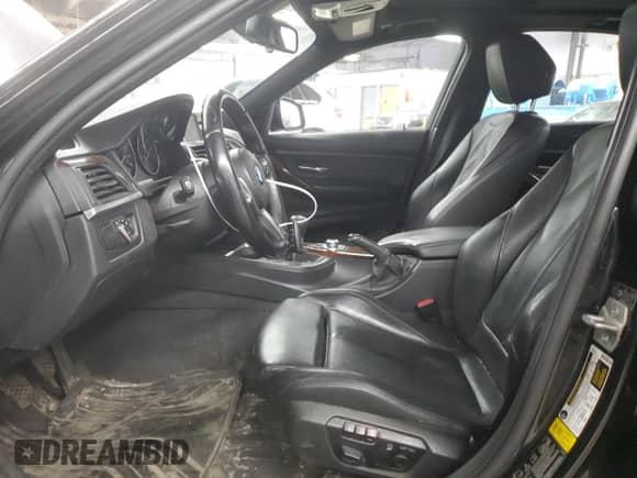 2013 BMW 3 Series 335i xDrive z VIN WBA3B9G5XDNR79027, wystawiony jako Copart lot #59622525 z przebiegiem 126 559 mil mil oraz Czysty tytuł • Clean title. Historia ofert i sprzedaży dostępna na DreamBid. Obrazek 7.