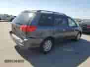 2007 Toyota Sienna XLE с VIN 5TDZK22C67S071490, выставлен на аукционе Copart как лот 62868355 с пробегом 201 036 миль миль и Списание • Salvage title. История ставок и продаж доступна на DreamBid. Изображение 3.