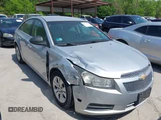 2012 Chevrolet Cruze LS с VIN 1G1PC5SH3C7124936, выставлен на аукционе IAAI как лот 42054210 с пробегом 122 669 миль миль и . История ставок и продаж доступна на DreamBid. Изображение 1.