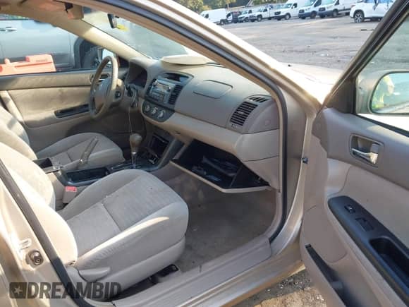 2006 Toyota Camry STD с VIN 4T1BE32K26U114248, выставлен на аукционе IAAI как лот 43251857 с пробегом 181 421 миль миль и . История ставок и продаж доступна на DreamBid. Изображение 5.