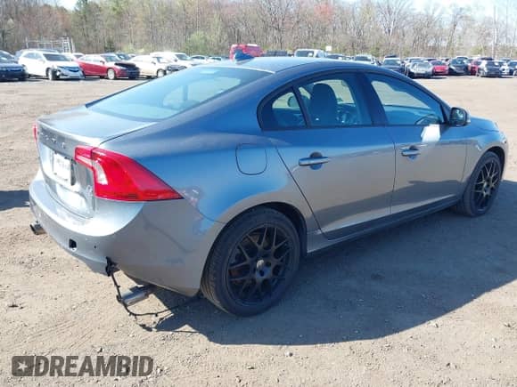2018 Volvo S60 Dynamic с VIN YV140MTL6J2459953, выставлен на аукционе IAAI как лот 42048650 с пробегом 63 631 миль миль и . История ставок и продаж доступна на DreamBid. Изображение 4.