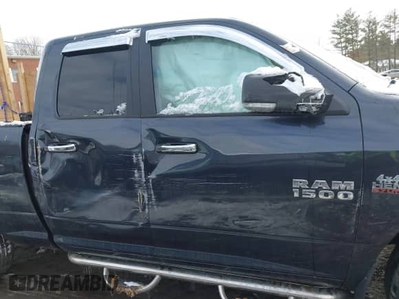 2018 Ram 1500 Big Horn с VIN 1C6RR7GT5JS207194, выставлен на аукционе IAAI как лот 41541557 с пробегом 75 753 миль миль и . История ставок и продаж доступна на DreamBid. Изображение 12.