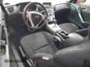 2010 Hyundai Genesis Coupe Premium z VIN KMHHT6KD4AU030363, wystawiony jako Copart lot #71290975 z przebiegiem 91 974 mil mil oraz Szkoda całkowita • Salvage title. Historia ofert i sprzedaży dostępna na DreamBid. Obrazek 8.