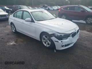 2013 BMW 3 Series 328i xDrive с VIN WBA3B5C54DF591140, выставлен на аукционе IAAI как лот 43298208 с пробегом 125 764 миль миль и . История ставок и продаж доступна на DreamBid. Изображение 1.