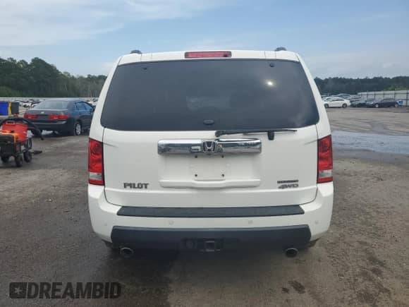 2010 Honda Pilot Touring with VIN 5FNYF4H82AB029490, listed as a Copart auction lot 67353785 with 205,064 mi miles and Salvage title. Bid and sale history available at DreamBid. Image 6.