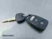 2011 Hyundai Elantra GLS z VIN 5NPDH4AE5BH049664, wystawiony jako IAAI lot #42603745 z przebiegiem 121 674 mil mil oraz . Historia ofert i sprzedaży dostępna na DreamBid. Obrazek 11.