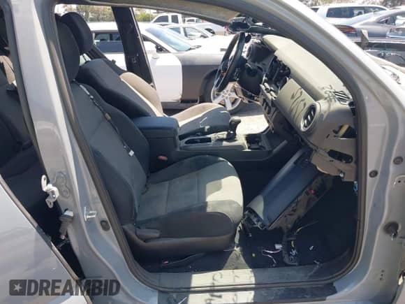 2021 Toyota Tacoma SR5 с VIN 3TYBZ5DN8MT000904, выставлен на аукционе IAAI как лот 42651517 с пробегом 68 366 миль миль и . История ставок и продаж доступна на DreamBid. Изображение 5.