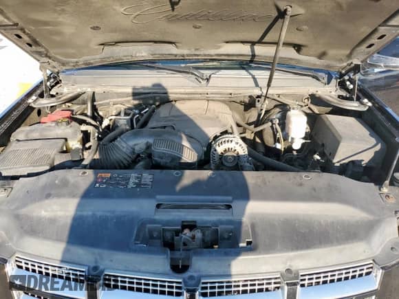 2014 Cadillac Escalade Luxury with VIN 1GYS3BEF6ER223701, listed as a Copart auction lot 68883495 with 150,580 mi miles and Clean title. Bid and sale history available at DreamBid. Image 12.