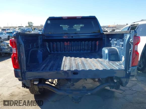 2024 Chevrolet Silverado 1500 LT with VIN 3GCPACEK1RG173476, listed as a IAAI auction lot 43450587 with 19,972 mi miles and . Bid and sale history available at DreamBid. Image 17.