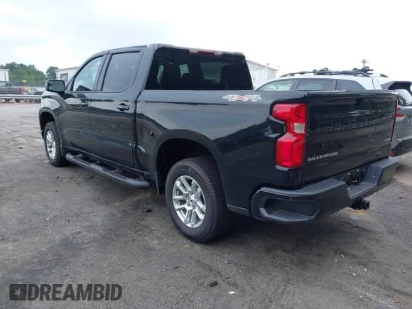 2024 Chevrolet Silverado 1500 RST z VIN 3GCUDEED3RG353131, wystawiony jako IAAI lot #42671409 z przebiegiem 4 104 mil mil oraz . Historia ofert i sprzedaży dostępna na DreamBid. Obrazek 3.