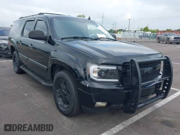 2008 Chevrolet Suburban LTZ z VIN 3GNFC16098G192144, wystawiony jako IAAI lot #42905762 z przebiegiem 426 715 mil mil oraz . Historia ofert i sprzedaży dostępna na DreamBid. Obrazek 1.