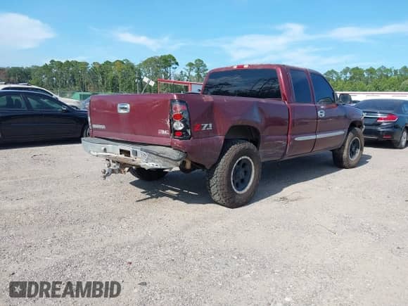 2003 GMC Sierra 1500 SLT with VIN 1GTEK19T63E221242, listed as a IAAI auction lot 42980978 with 263,212 mi miles and . Bid and sale history available at DreamBid. Image 4.