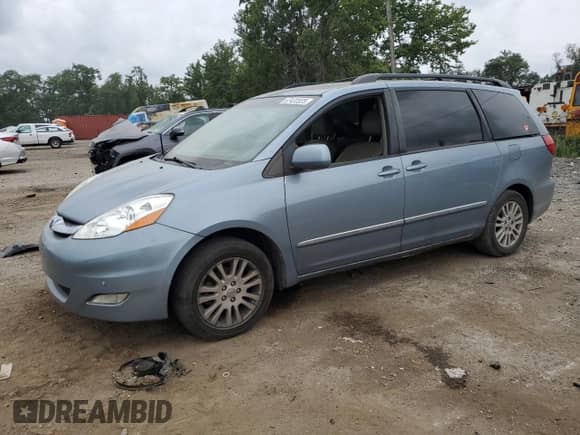2010 Toyota Sienna XLE с VIN 5TDDK4CC7AS028689, выставлен на аукционе Copart как лот 67432025 с пробегом 136 915 миль миль и Списание • Salvage title. История ставок и продаж доступна на DreamBid. Изображение 1.