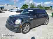 2011 MINI Hardtop S with VIN WMWSV3C58BTY11594, listed as a Copart auction lot 82583025 with 98,138 mi miles and Salvage title. Bid and sale history available at DreamBid. Image 1.
