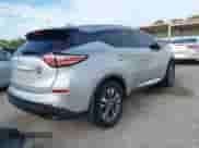 2018 Nissan Murano SV z VIN 5N1AZ2MGXJN105481, wystawiony jako IAAI lot #43324521 z przebiegiem 148 348 mil mil oraz . Historia ofert i sprzedaży dostępna na DreamBid. Obrazek 4.