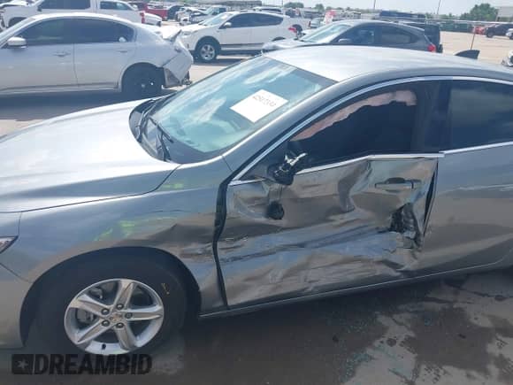 2024 Chevrolet Malibu LS с VIN 1G1ZB5ST2RF194121, выставлен на аукционе IAAI как лот 42517334 с пробегом 8 033 миль миль и . История ставок и продаж доступна на DreamBid. Изображение 6.