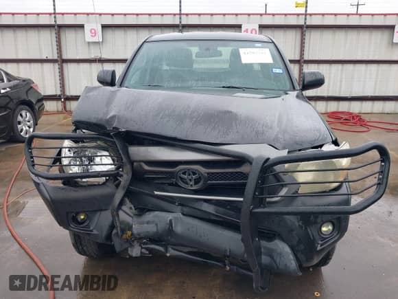 2013 Toyota Tacoma PreRunner z VIN 5TFTX4GN7DX025752, wystawiony jako IAAI lot #41903741 z przebiegiem 70 382 mil mil oraz . Historia ofert i sprzedaży dostępna na DreamBid. Obrazek 12.