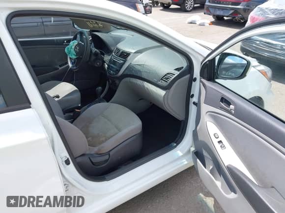 2017 Hyundai Accent SE с VIN KMHCT5AE6HU319656, выставлен на аукционе IAAI как лот 43025911 с пробегом 112 411 миль миль и . История ставок и продаж доступна на DreamBid. Изображение 5.