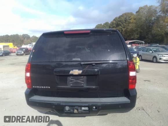 2010 Chevrolet Suburban LT z VIN 1GNUCJE01AR196820, wystawiony jako IAAI lot #40713946 z przebiegiem 234 838 mil mil oraz . Historia ofert i sprzedaży dostępna na DreamBid. Obrazek 16.