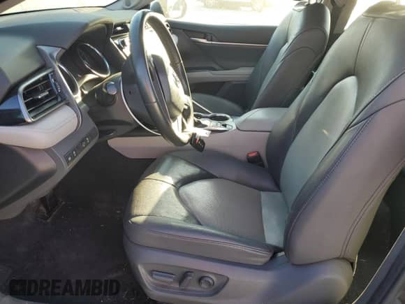 2020 Toyota Camry Hybrid XLE with VIN 4T1F31AK7LU525329, listed as a Copart auction lot 75832114 with 76,763 mi miles and Salvage title. Bid and sale history available at DreamBid. Image 7.