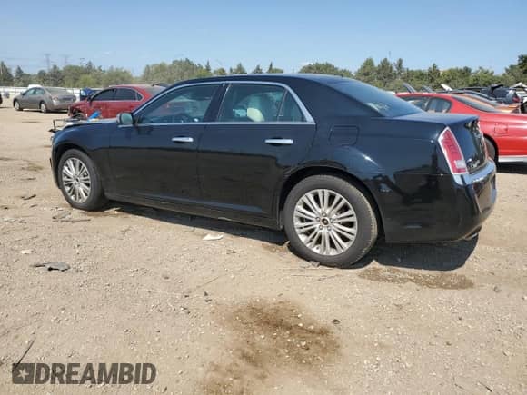 2014 Chrysler 300 z VIN 2C3CCARG1EH381682, wystawiony jako Copart lot #71827845 z przebiegiem 84 714 mil mil oraz Szkoda całkowita • Salvage title. Historia ofert i sprzedaży dostępna na DreamBid. Obrazek 2.